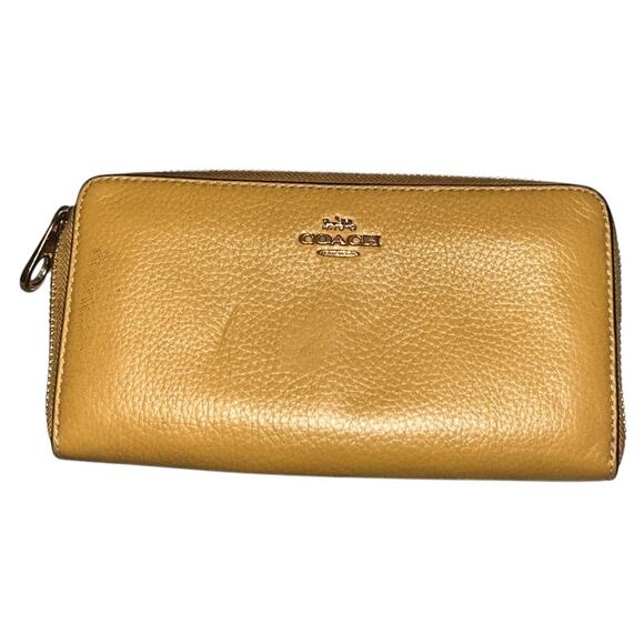 Coach Long Zip Around Pebbled Leather Honeycomb Wallet C4451 - Picture 1 of 9